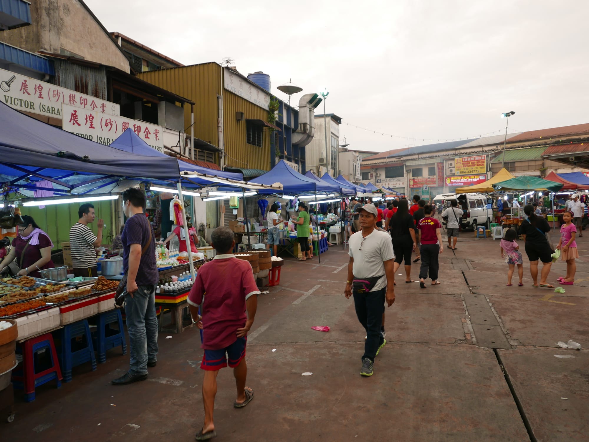 Photo by Author — Sibu, Sarawak, Malaysia — night market