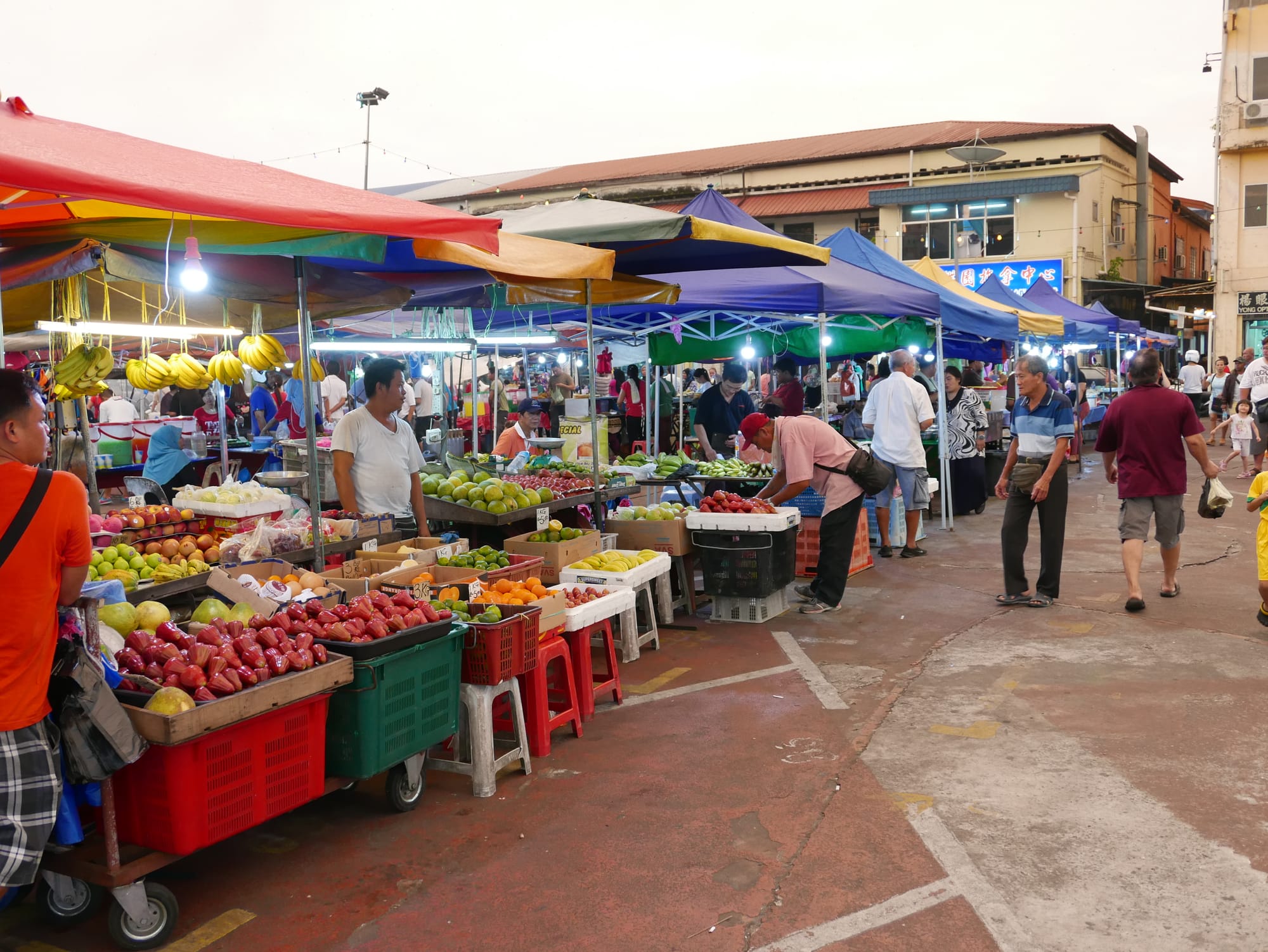 Photo by Author — Sibu, Sarawak, Malaysia — night market