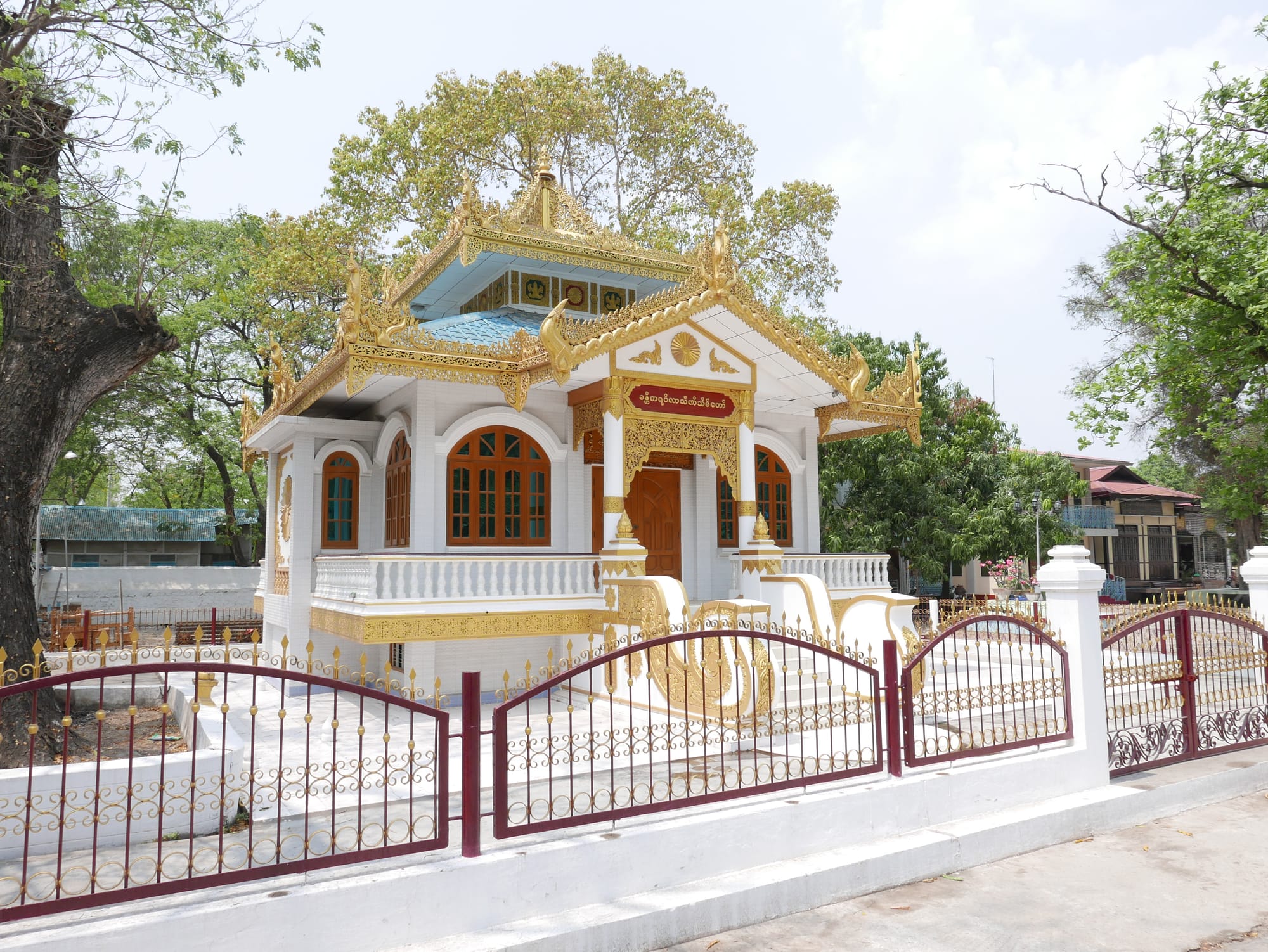Photo by Author — Buddha’s Collar-Bone Peshawar Relic Worshiping Place — Mandalay Hill, Mandalay