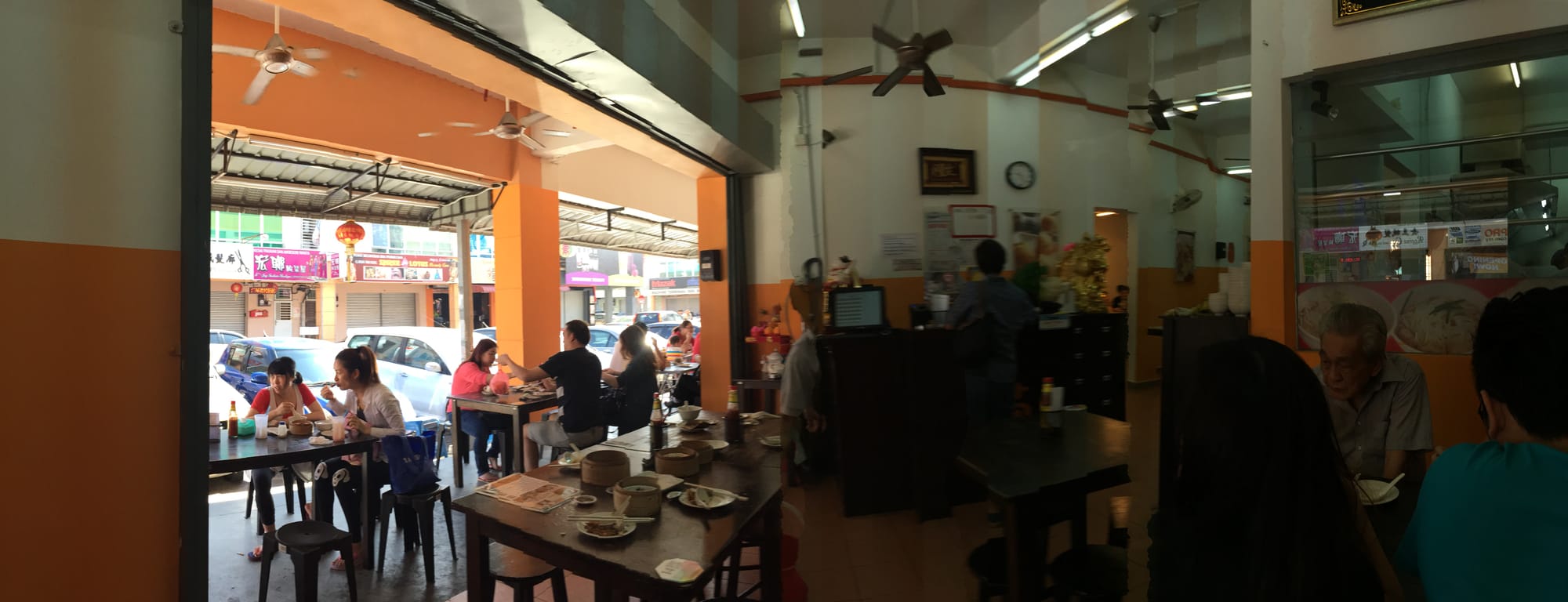 Photo by Author — inside Restaurant Changman 常满