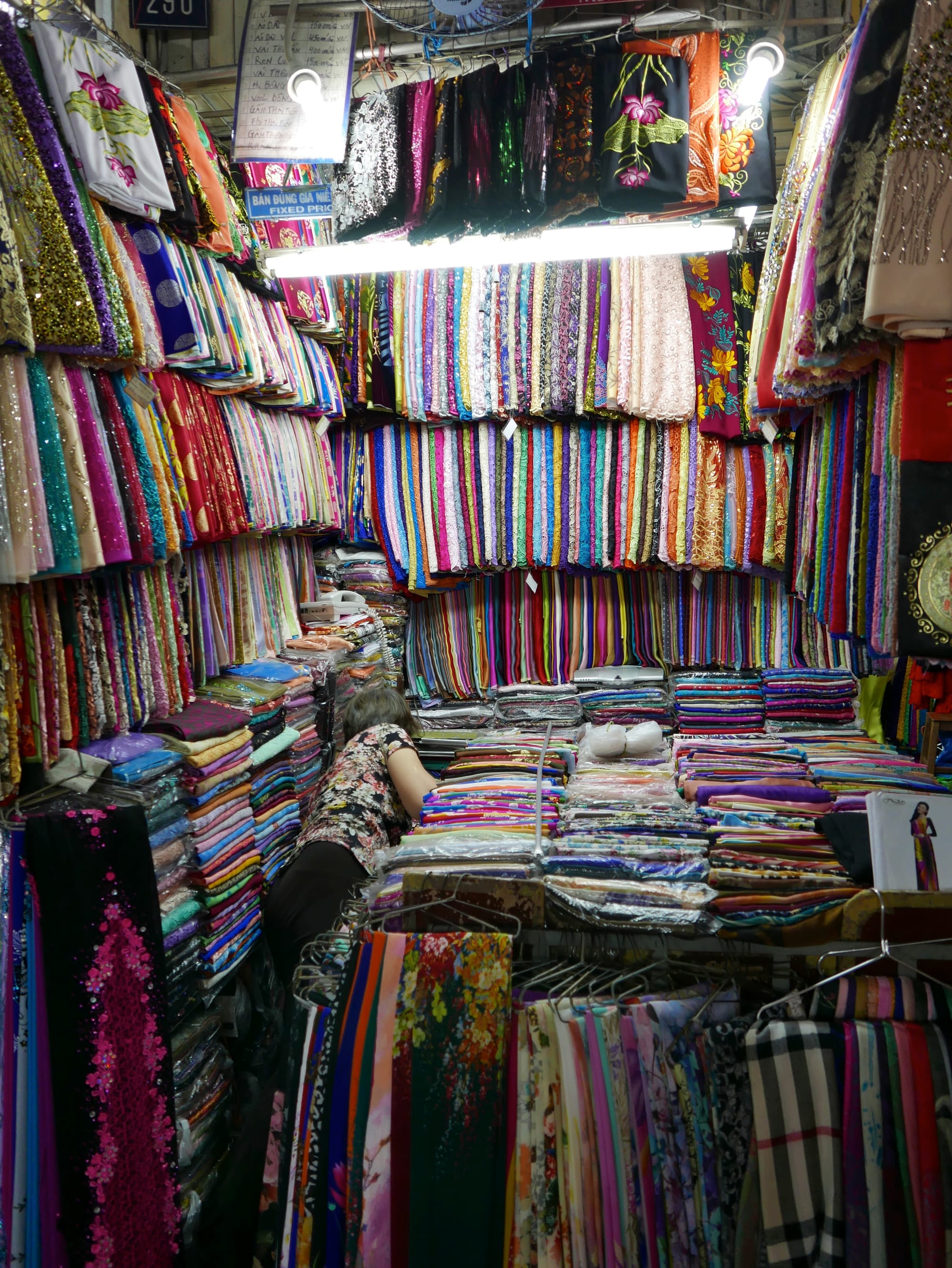 Photo by Author — Chợ Bến Thành (Ben Thanh Market), Lê Lợi (Bến Thành), Ho Chi Minh City (Saigon), Vietnam