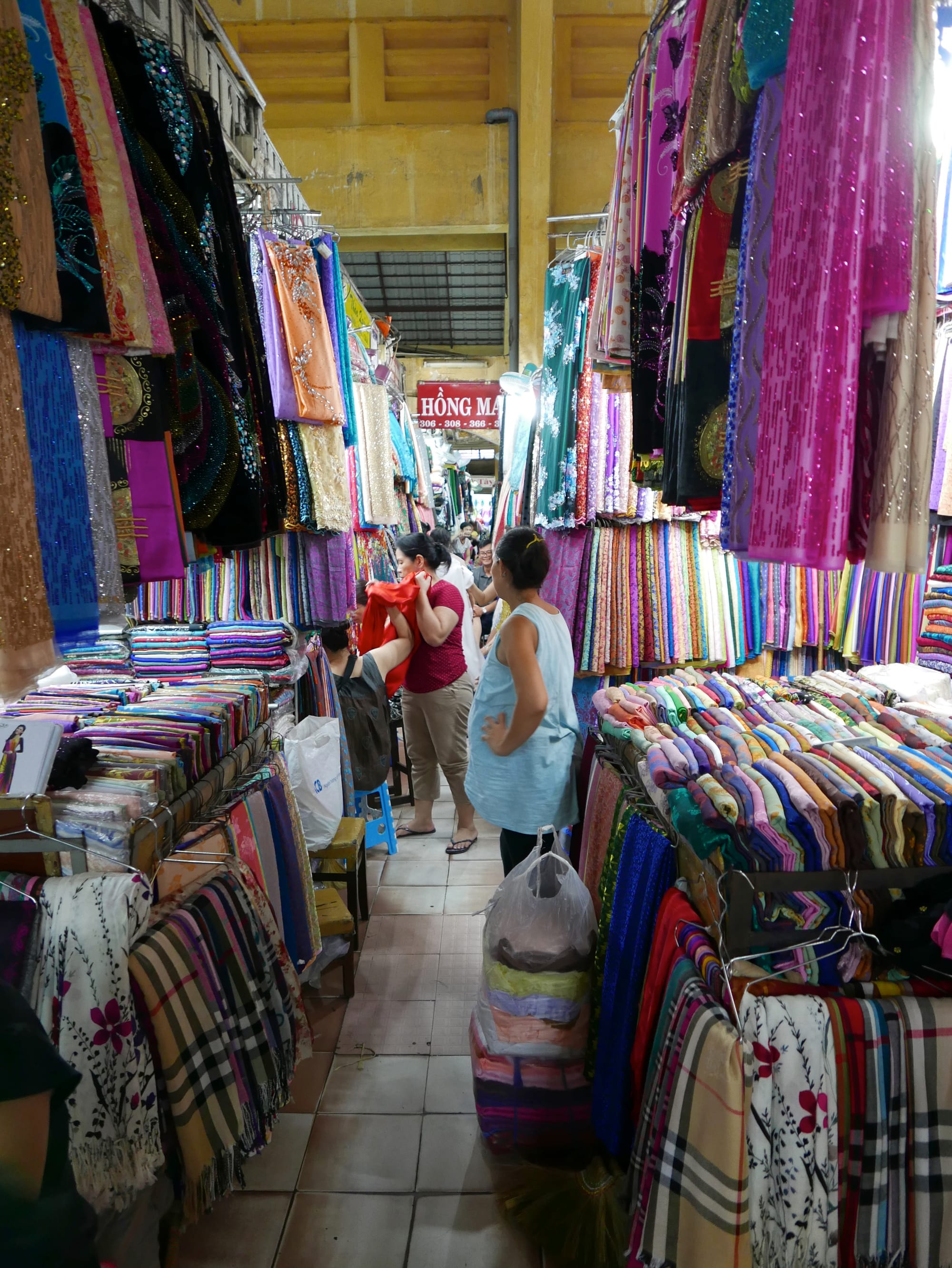 Photo by Author — Chợ Bến Thành (Ben Thanh Market), Lê Lợi (Bến Thành), Ho Chi Minh City (Saigon), Vietnam