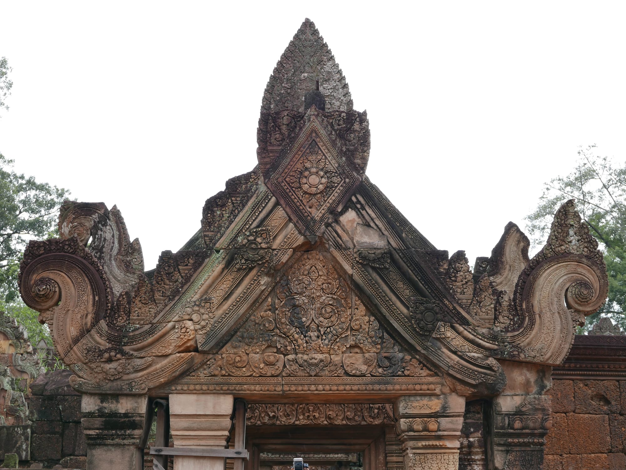 Photo by Author — Banteay Srei Temple (ប្រាសាទបន្ទាយស្រី), Angkor Archaeological Park, Angkor, Cambodia
